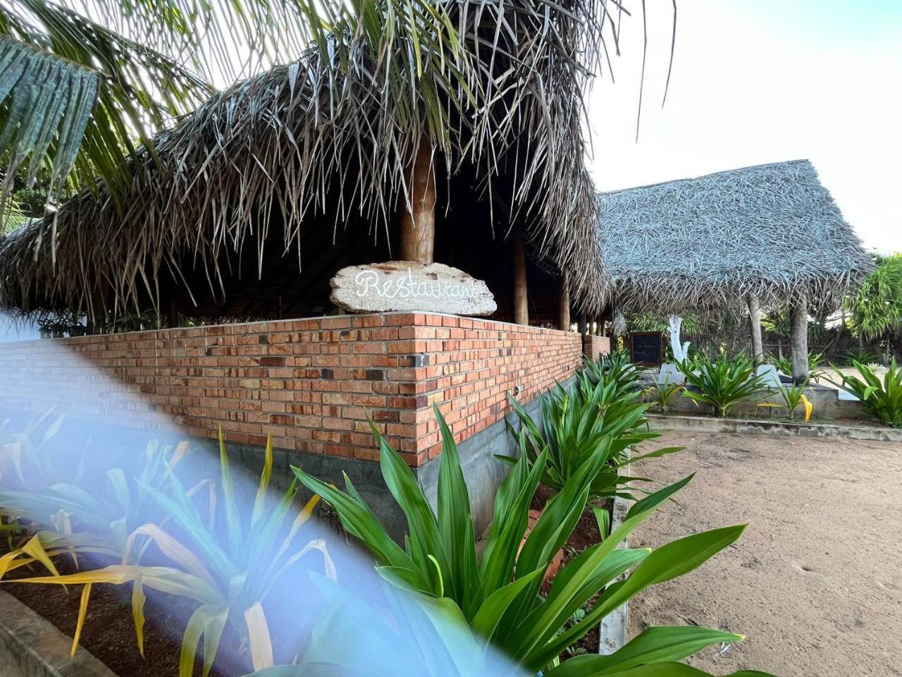 Nn Beach Resort & Spa Nilaveli Exterior foto