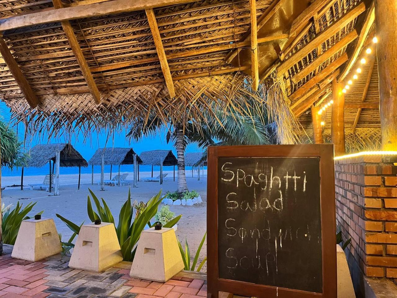 Nn Beach Resort & Spa Nilaveli Exterior foto