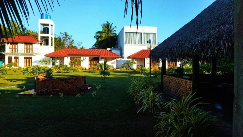 Nn Beach Resort & Spa Nilaveli Exterior foto